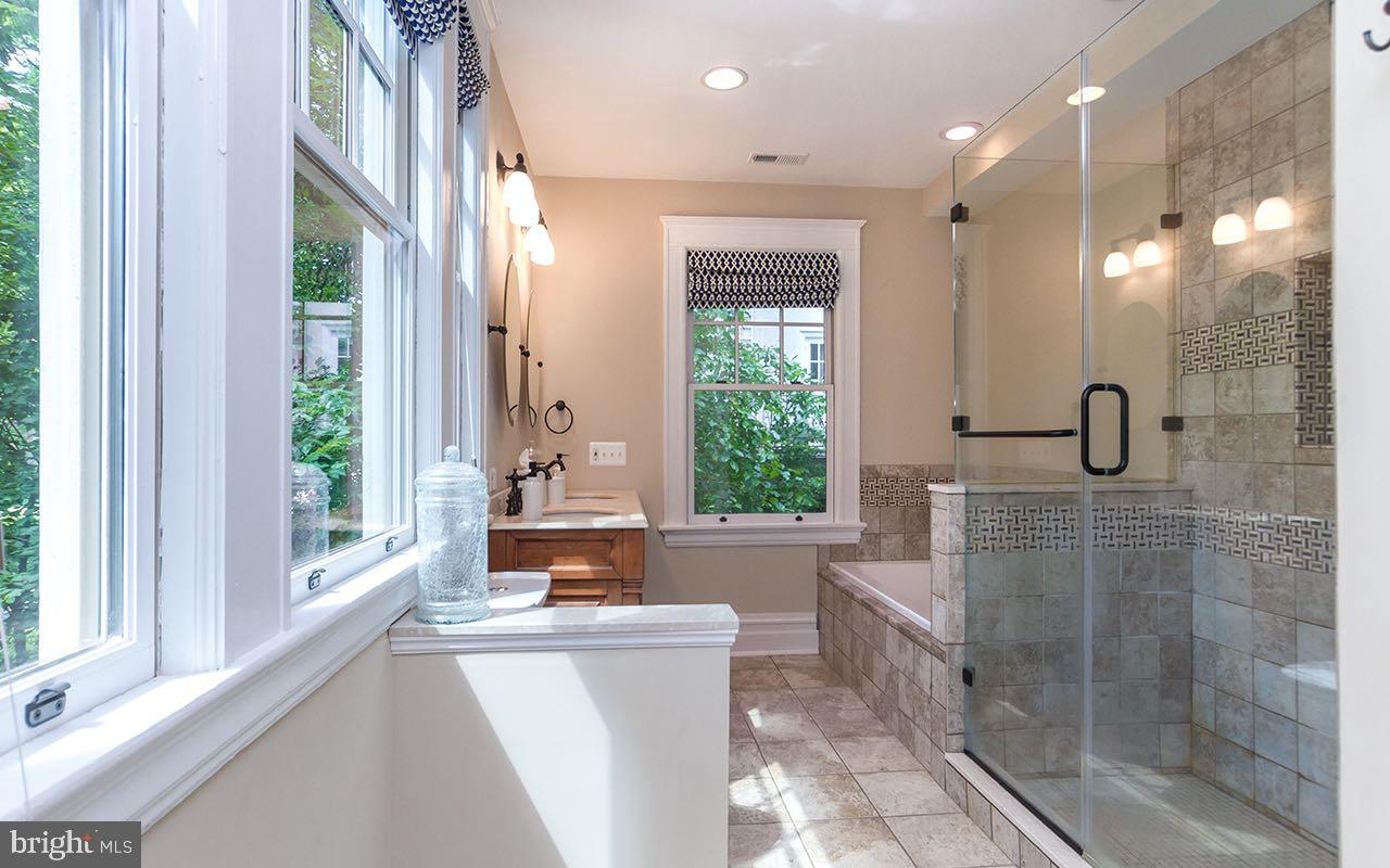 207 Club Road Baltimore, MD 21210 - Photo 22 of 24 Elegant master bathroom