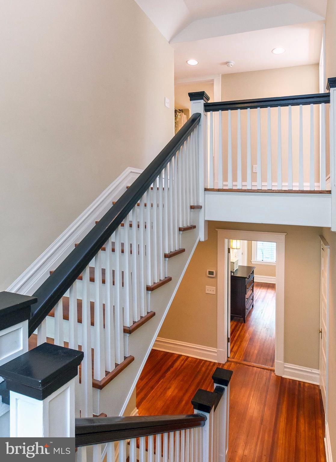 207 Club Road Baltimore, MD 21210 - Photo 7 of 24 Charming & stylish architectural details