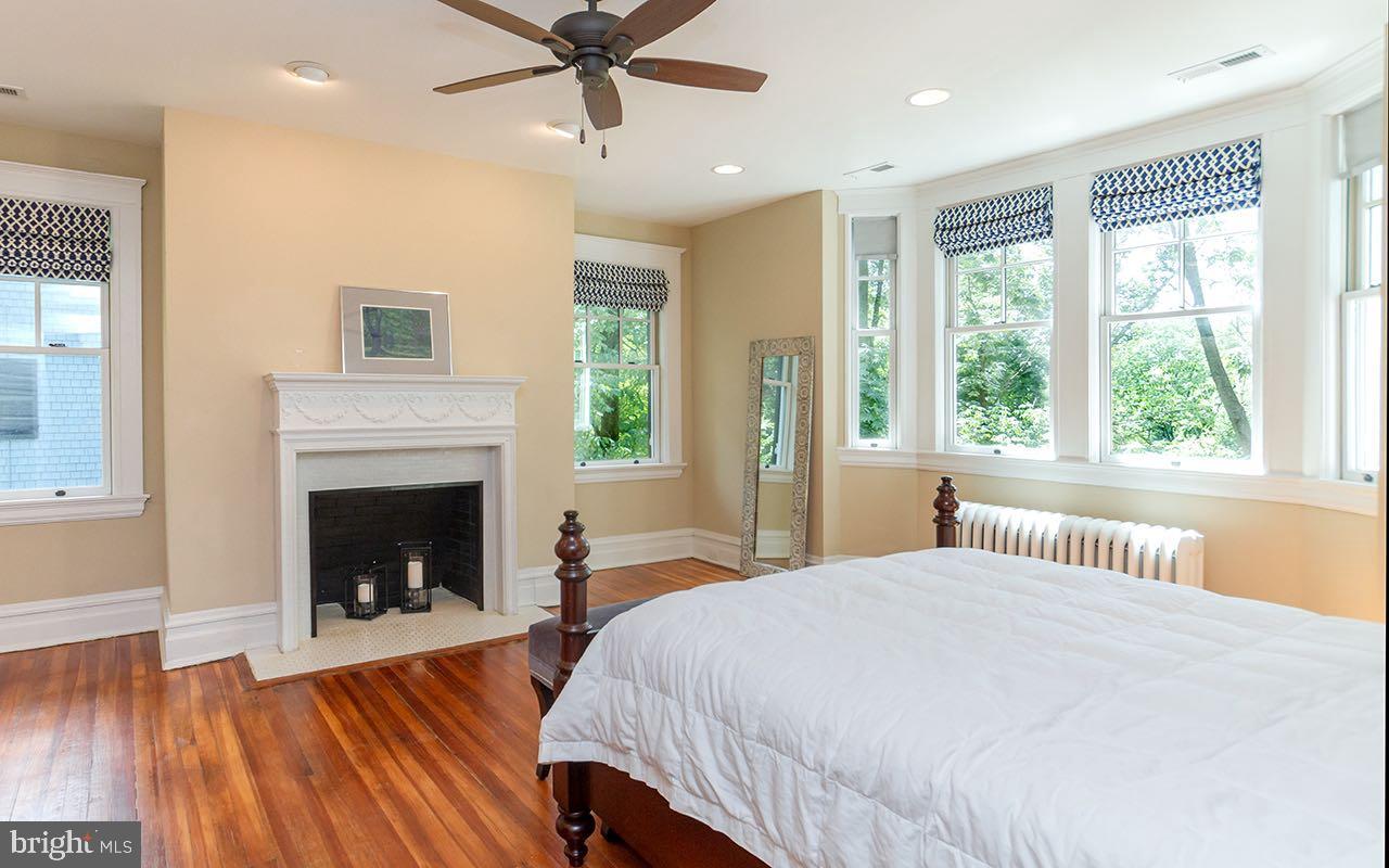 207 Club Road Baltimore, MD 21210 - Photo 8 of 24 Spacious master suite w/private bath