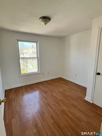 $1,995 | 192 Wakelee Avenue, Unit 3, Ansonia, CT 06401