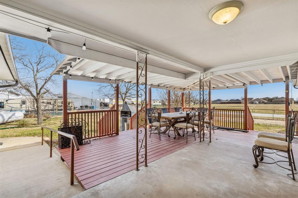 1012 Cowling Road Sanger, TX 76266 - Photo 25 of 40 a view of a livingroom with furniture