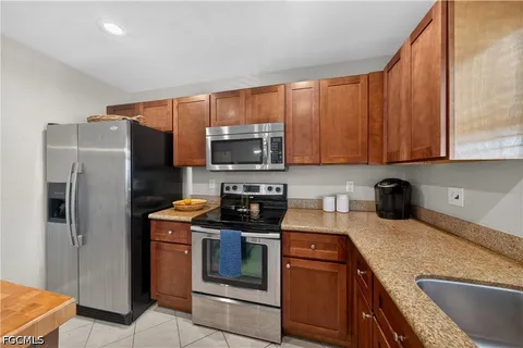 $395,900 | 4005 Southwest 27th Avenue, Cape Coral, FL 33914