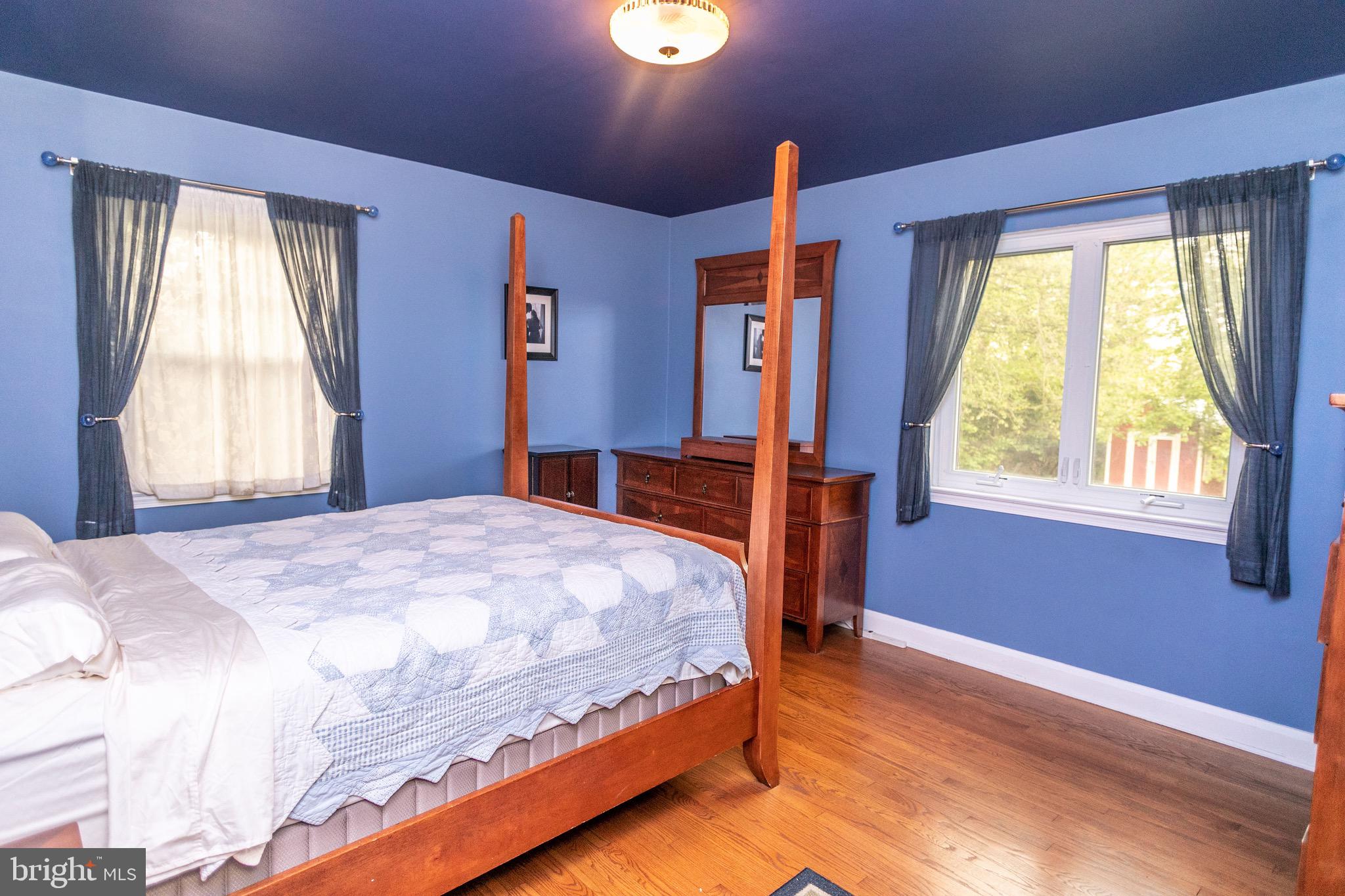 8 North Rolling Road Baltimore, MD 21228 - Photo 14 of 46 So cozy!