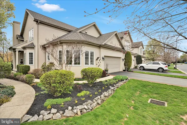 $600,000 | 728 Woodfield Drive, Lititz, PA 17543