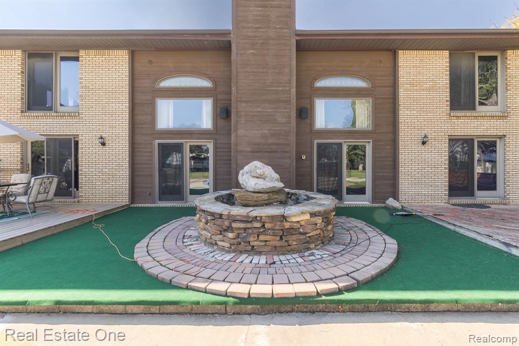 39860 Ryan Road Sterling Heights, MI 48310 - Photo 8 of 61