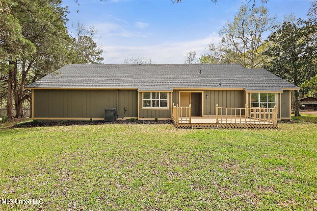 30-101 Country Club Rd
