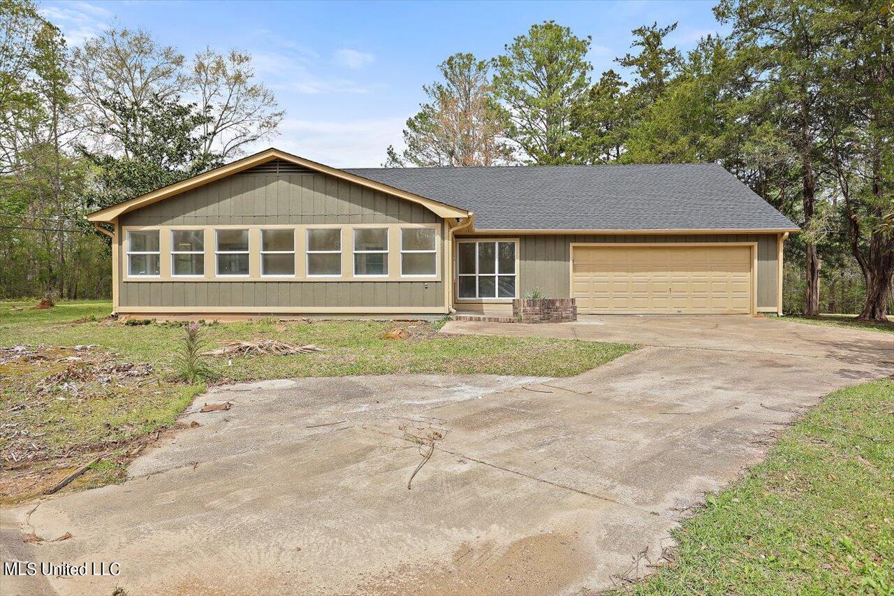 101 Country Club Road Florence, MS 39073 - Photo 2 of 36 01-101 Country Club Rd