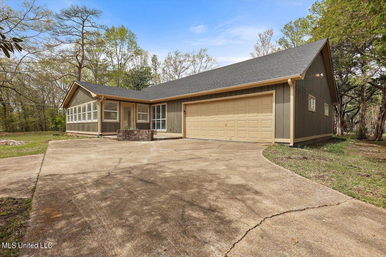 101 Country Club Road Florence, MS 39073 - Photo 3 of 36 02-101 Country Club Rd