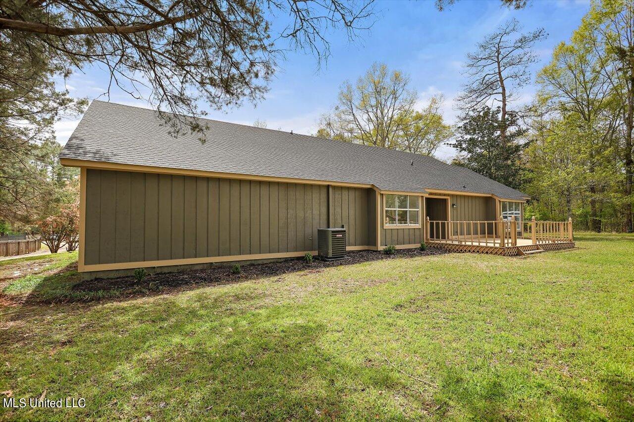 101 Country Club Road Florence, MS 39073 - Photo 5 of 36 32-101 Country Club Rd