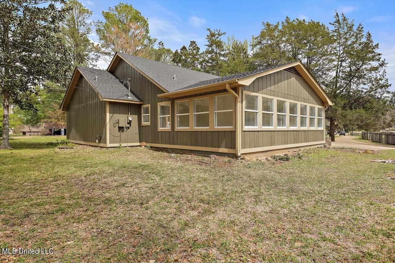 101 Country Club Road Florence, MS 39073 - Photo 8 of 36 04-101 Country Club Rd
