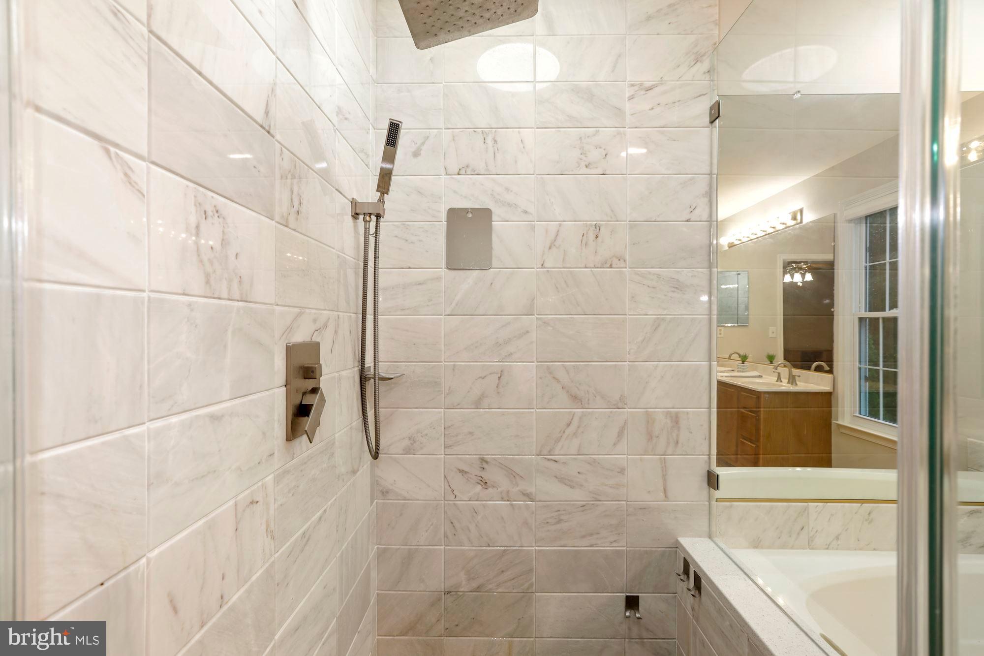 8604 Compass Court Laurel, MD 20708 - Photo 20 of 41 Master bath