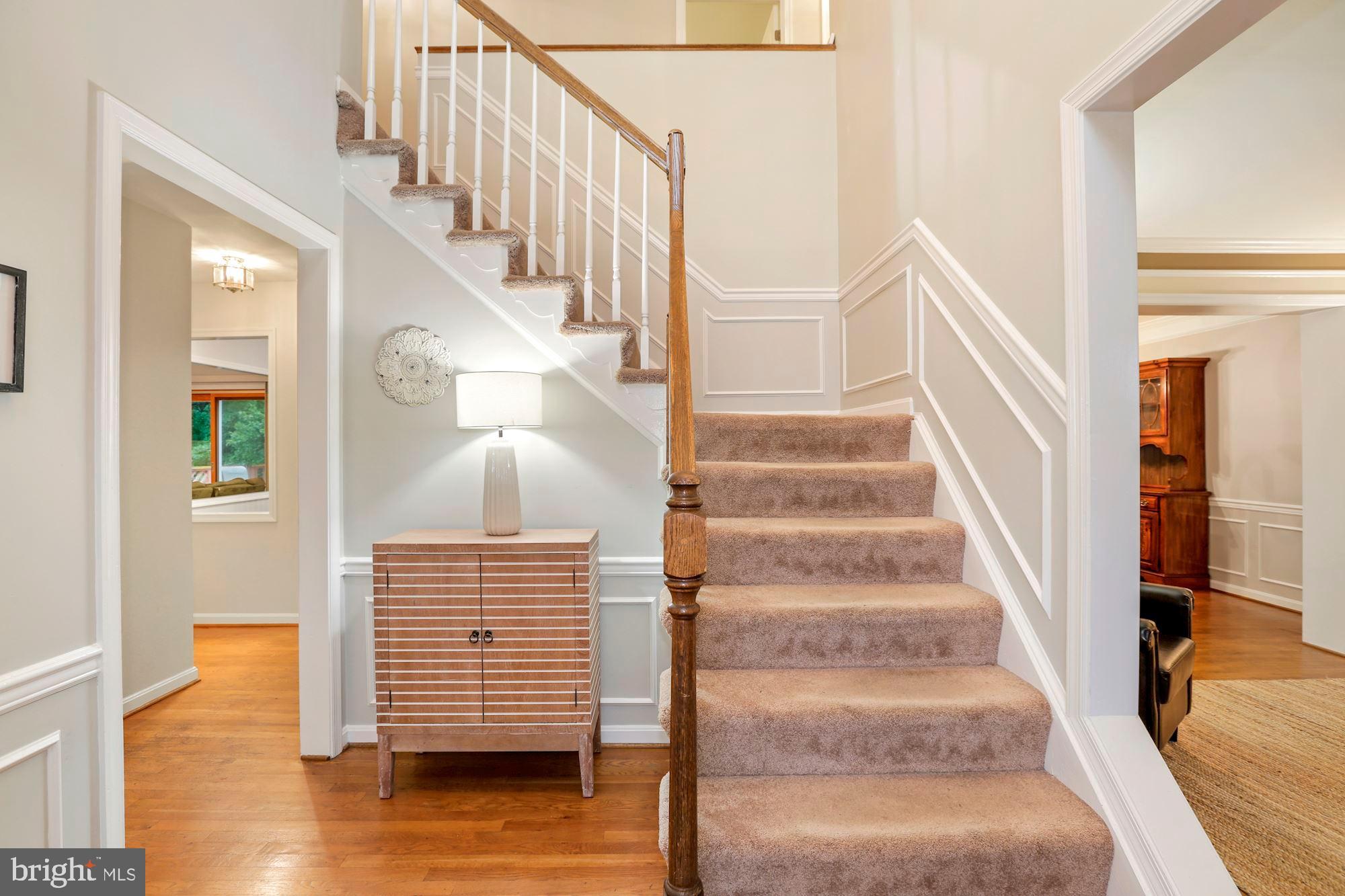 8604 Compass Court Laurel, MD 20708 - Photo 3 of 41 Foyer