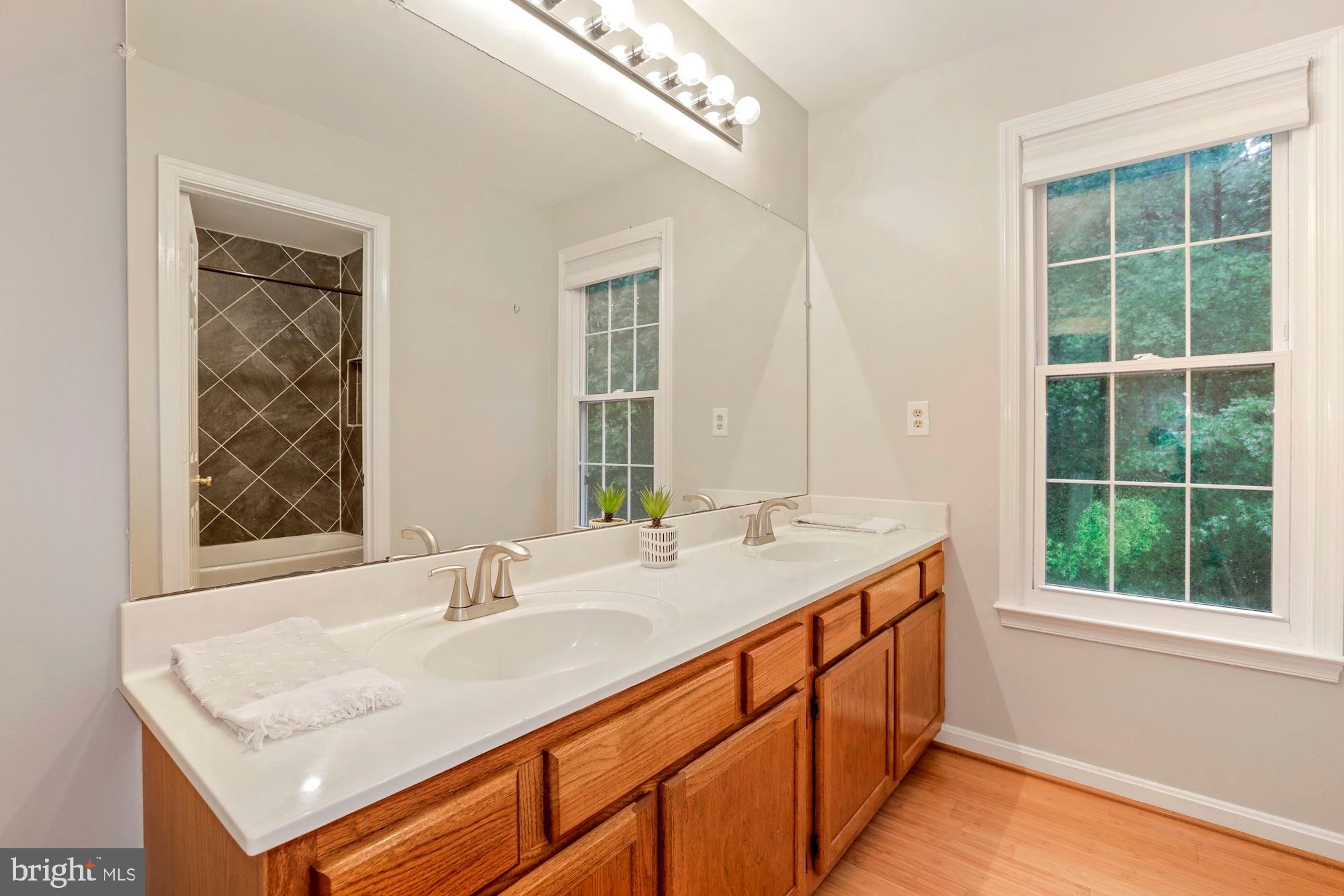 8604 Compass Court Laurel, MD 20708 - Photo 27 of 41 Upper level bath