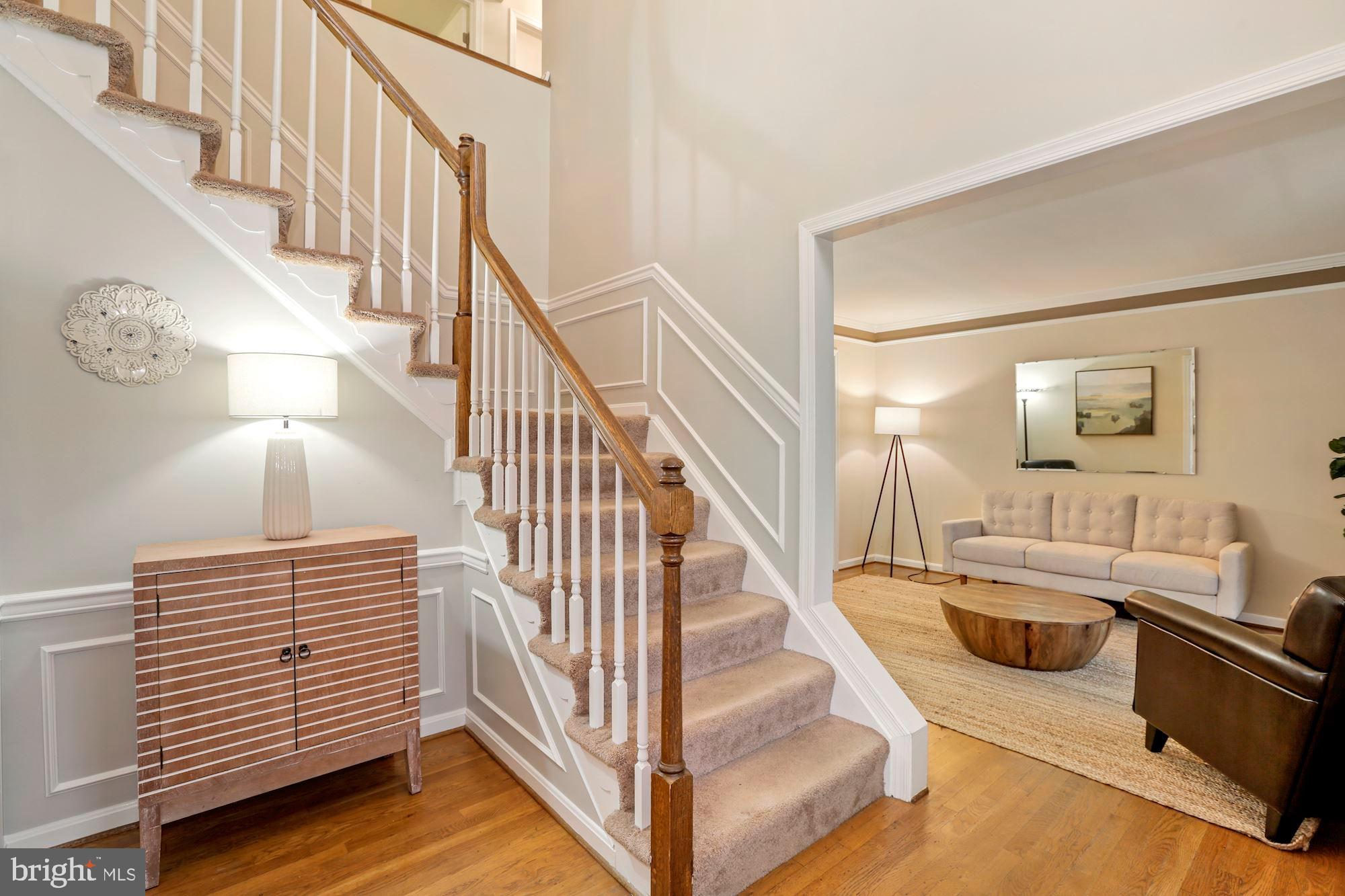 8604 Compass Court Laurel, MD 20708 - Photo 4 of 41 Foyer