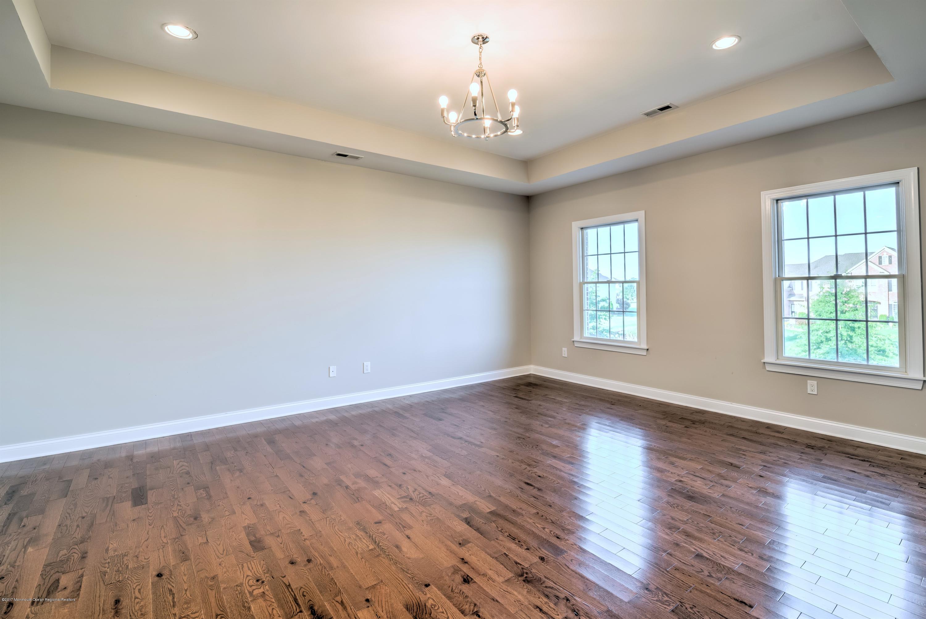 22 Ridgeview Way Allentown, NJ 08501 - Photo 18 of 33 018_MASTER BEDROOM