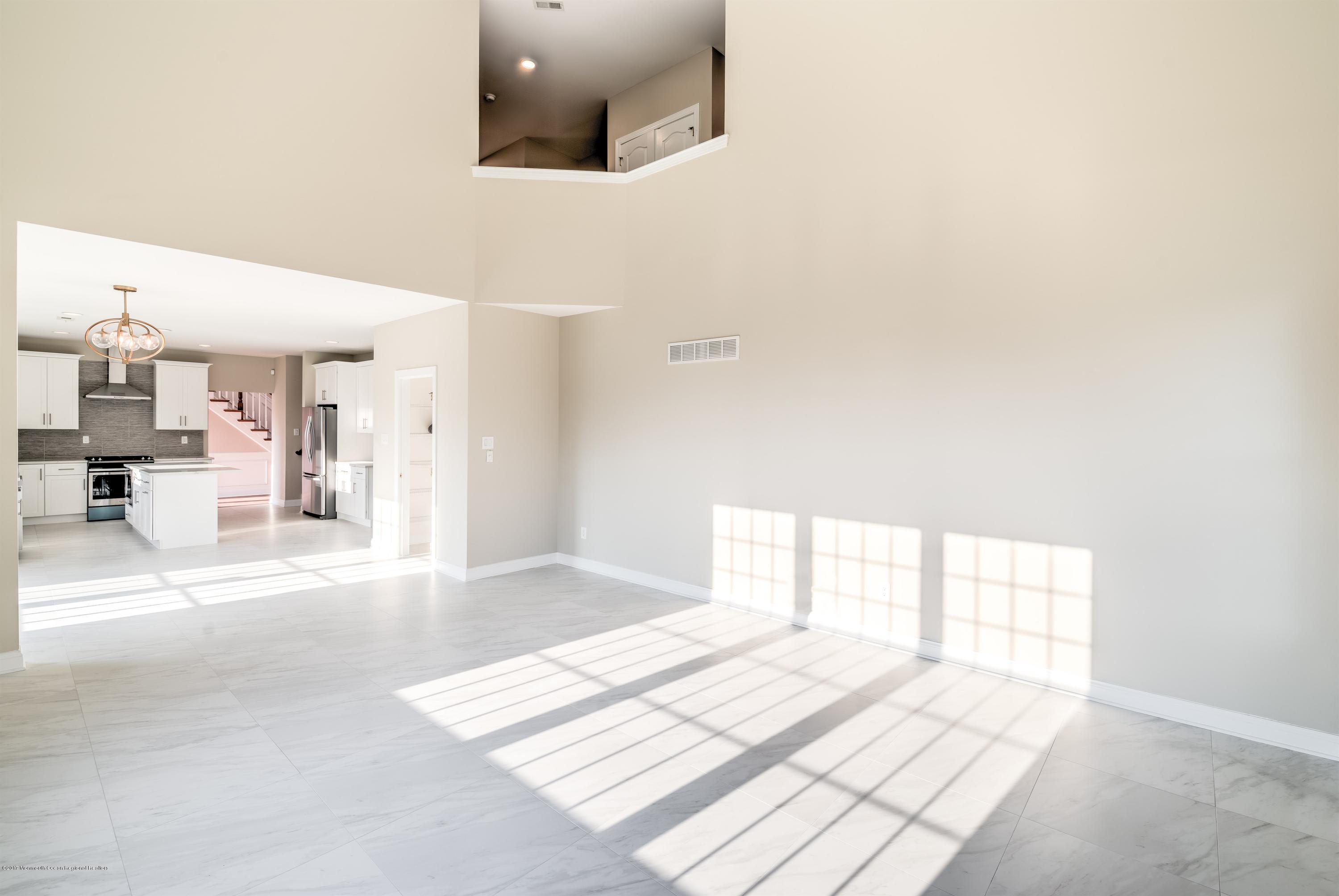 22 Ridgeview Way Allentown, NJ 08501 - Photo 7 of 33 007_DEN