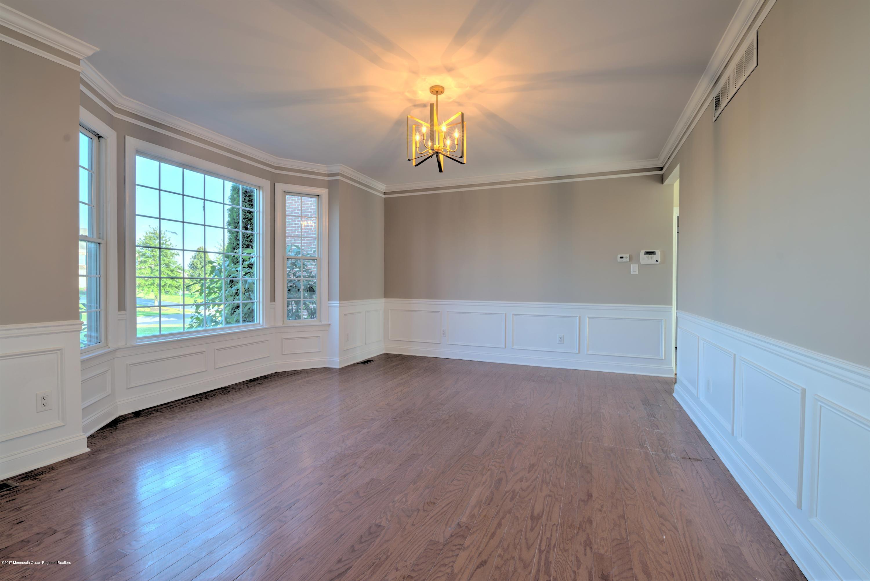 22 Ridgeview Way Allentown, NJ 08501 - Photo 8 of 33 008_DINING ROOM
