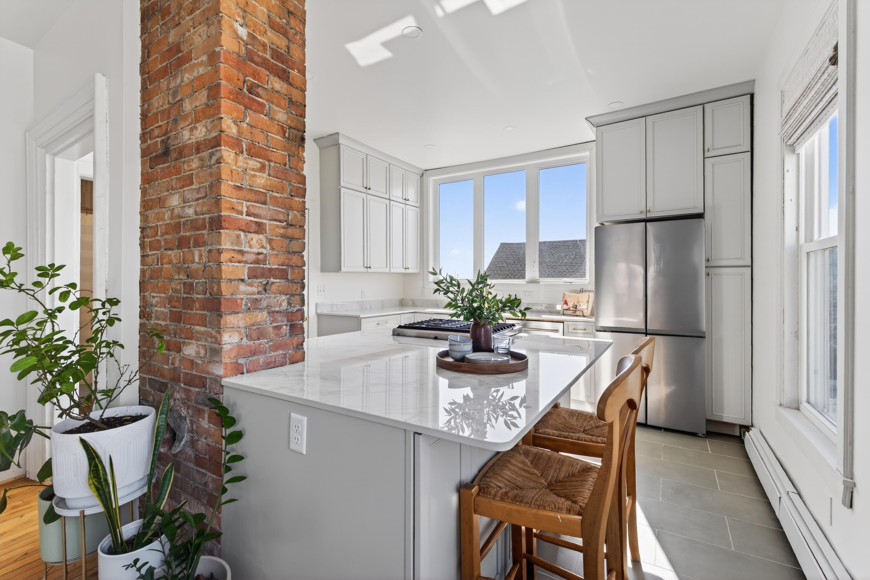 62 St Lawrence Street, Unit 2 Portland, ME 04101 - Photo 4 of 36 DSC02562