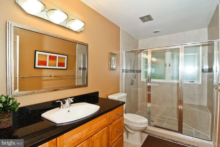 11673 Bennington Woods Road Reston, VA 20194 - Photo 28 of 30 Bath
