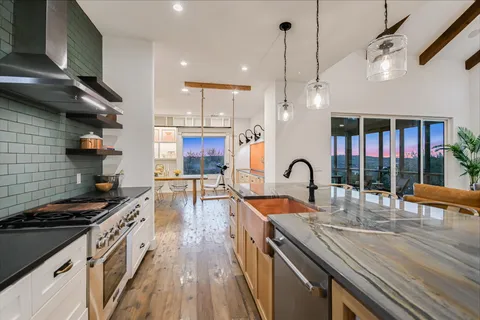 $1,300,000 | 211 South Ronay Drive, Spicewood, TX 78669