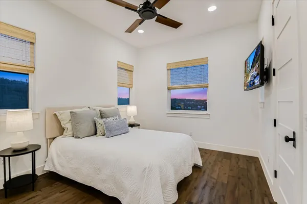 $1,199,999 | 211 South Ronay Drive, Spicewood, TX 78669