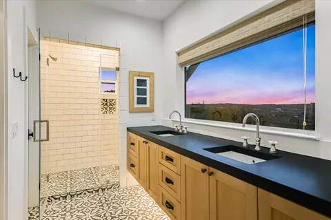 $1,300,000 | 211 South Ronay Drive, Spicewood, TX 78669