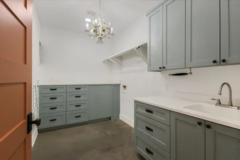 $1,300,000 | 211 South Ronay Drive, Spicewood, TX 78669