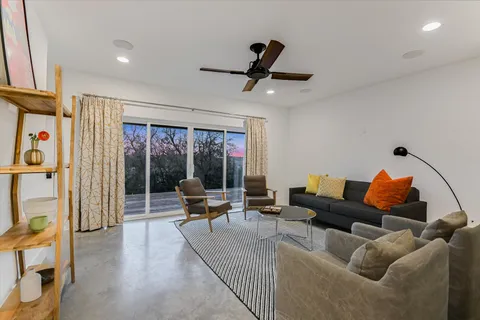 $1,300,000 | 211 South Ronay Drive, Spicewood, TX 78669