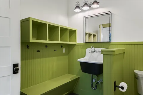 $1,300,000 | 211 South Ronay Drive, Spicewood, TX 78669