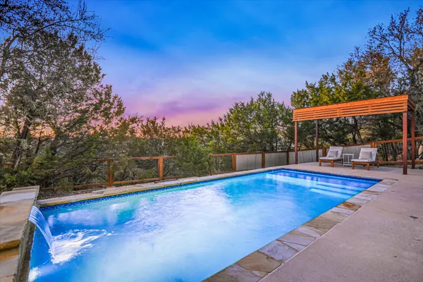 $1,199,999 | 211 South Ronay Drive, Spicewood, TX 78669