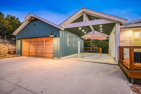 $1,300,000 | 211 South Ronay Drive, Spicewood, TX 78669