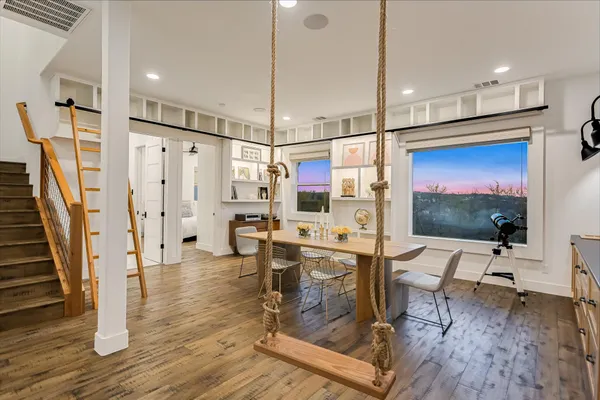 $1,199,999 | 211 South Ronay Drive, Spicewood, TX 78669