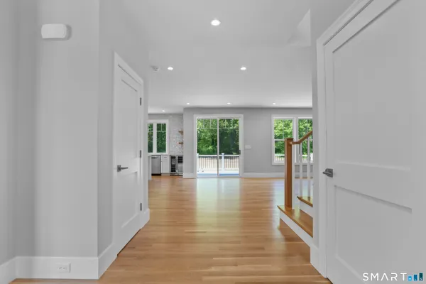 $1,899,999 | 110 Porters Hill Road, Trumbull, CT 06611