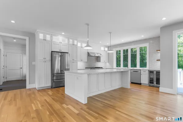 $1,899,999 | 110 Porters Hill Road, Trumbull, CT 06611