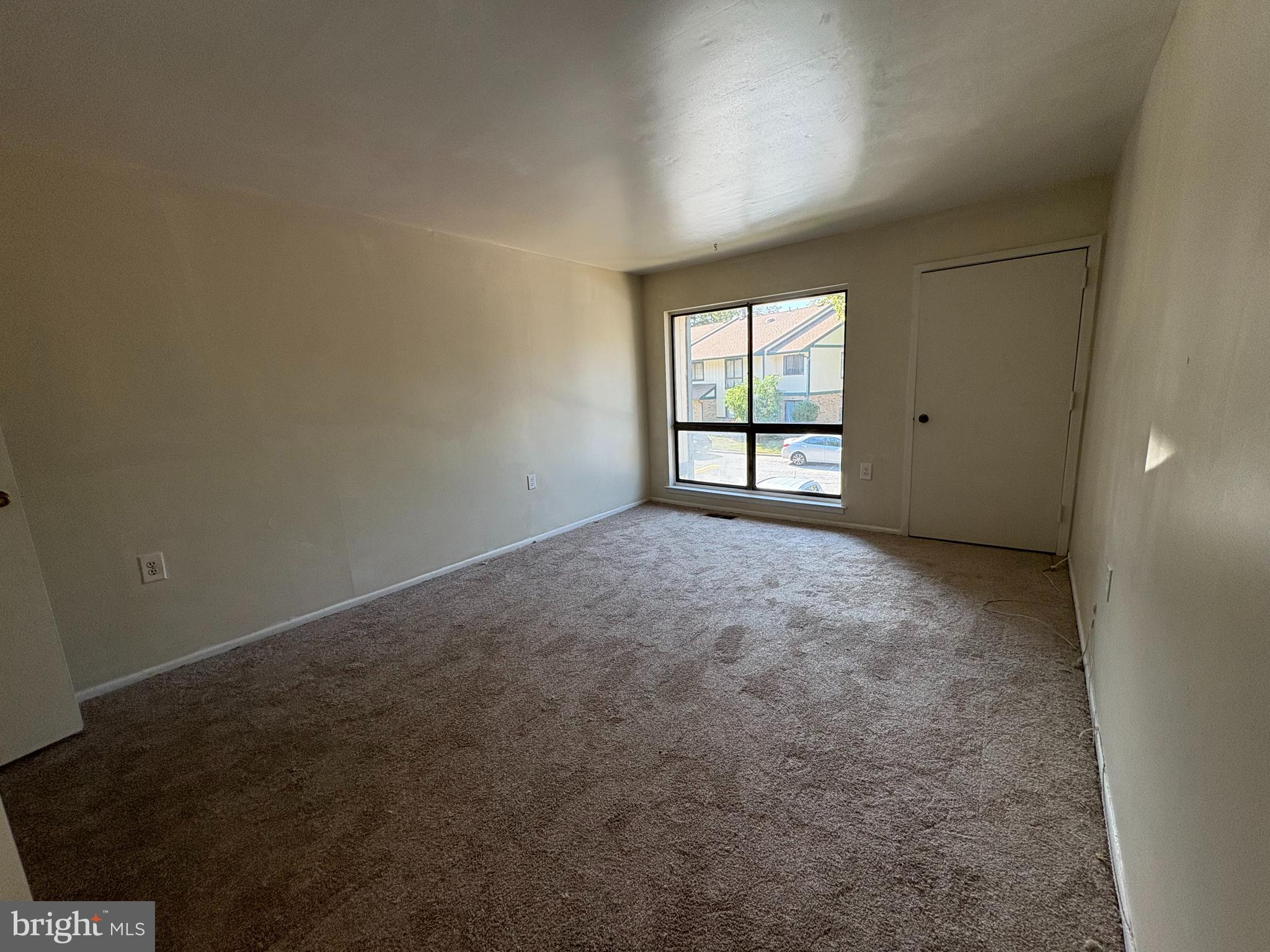 1007 Timber Creek Road Clementon, NJ 08021 - Photo 11 of 13 an empty room with windows