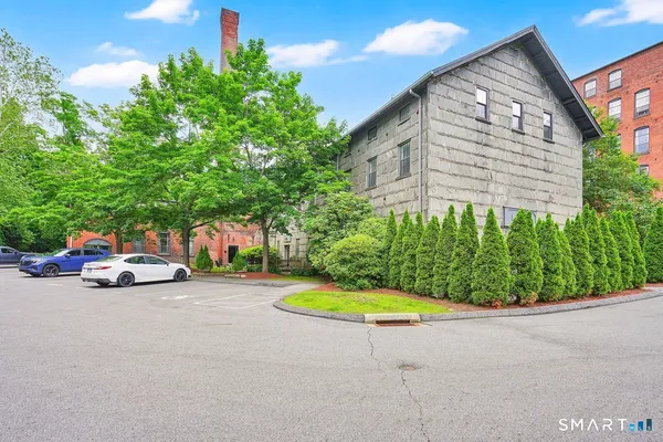 $379,900 | 16 Vernon Avenue, Unit 8, Vernon, CT 06066