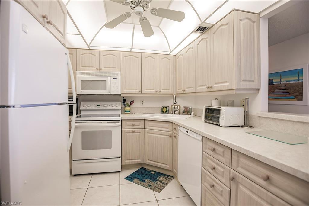 260 Seaview Court, Unit 1609 Marco Island, FL 34145 - Photo 12 of 29