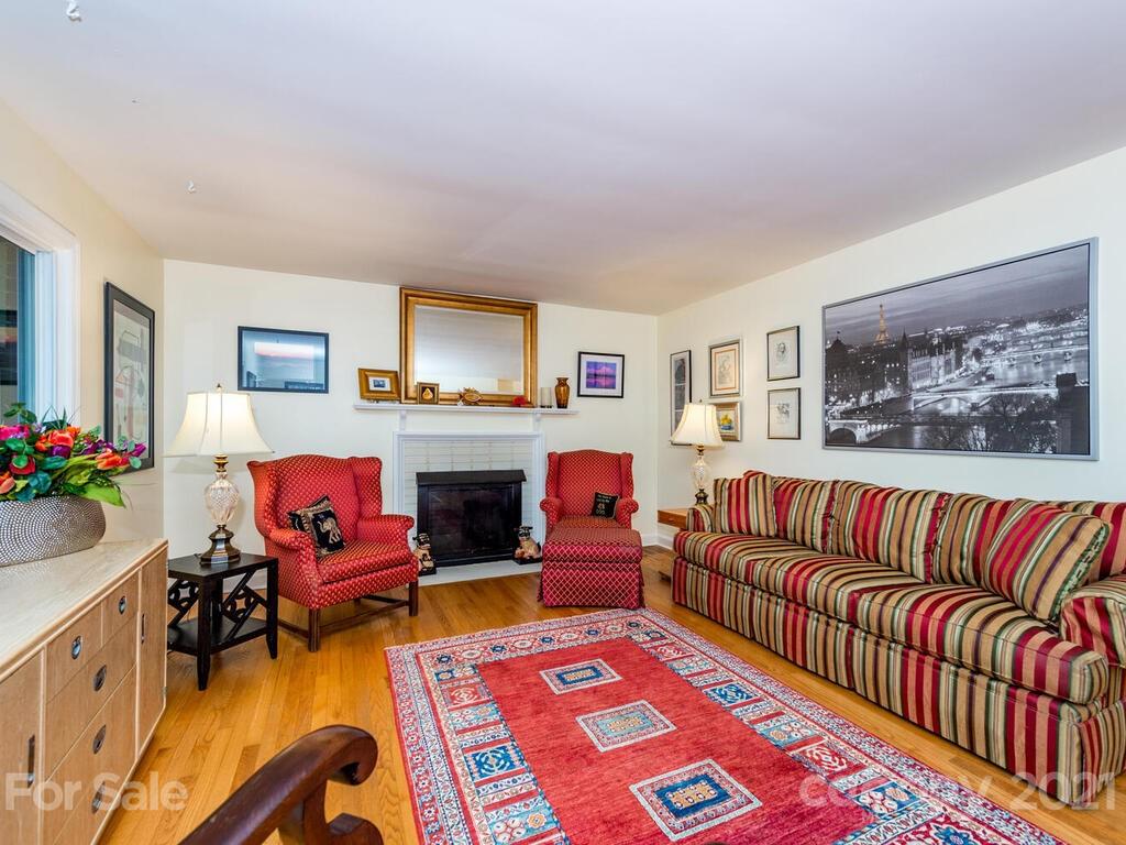 109 Edgehill Road Hendersonville, NC 28739 - Photo 13 of 35 Gallery Image 13