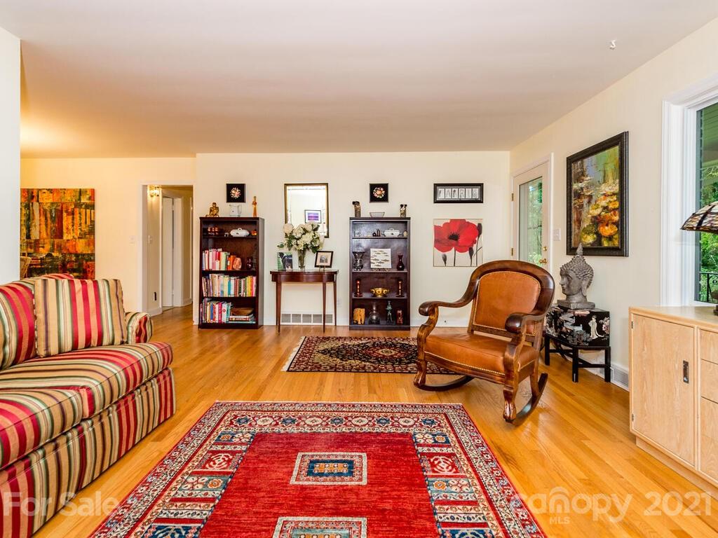 109 Edgehill Road Hendersonville, NC 28739 - Photo 14 of 35 Gallery Image 14