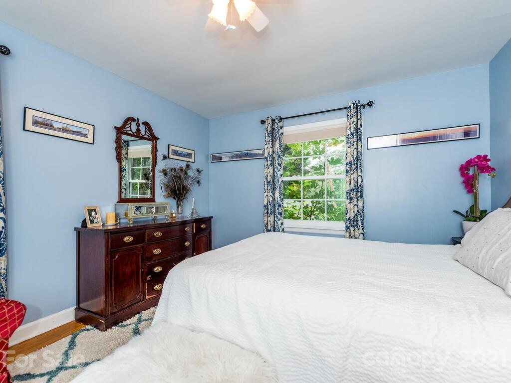 109 Edgehill Road Hendersonville, NC 28739 - Photo 24 of 35 Gallery Image 24