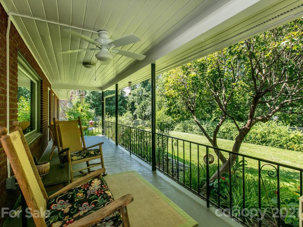 109 Edgehill Road Hendersonville, NC 28739 - Photo 34 of 35 Gallery Image 34