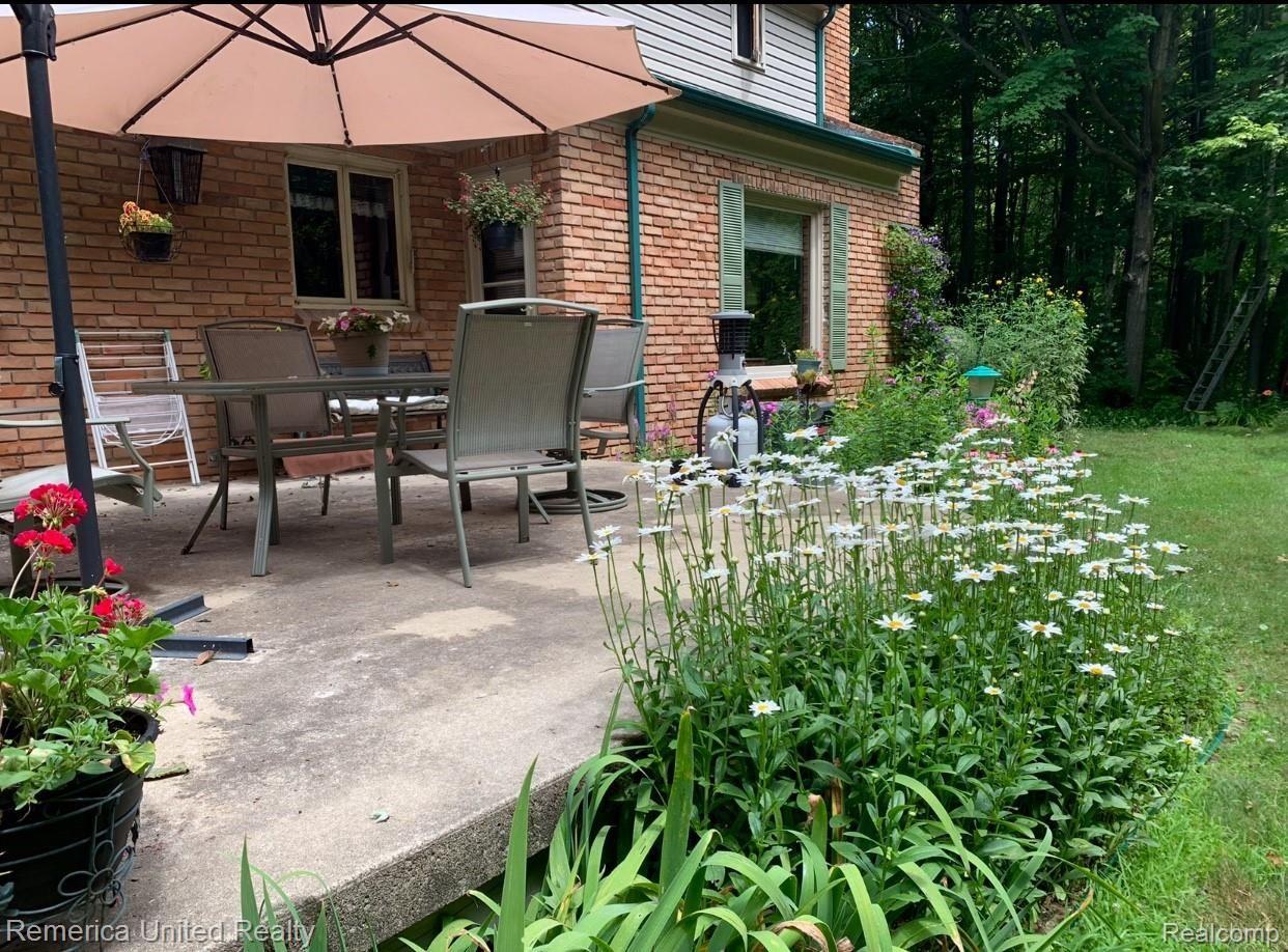 3939 County Line Road Casco, MI 48064 - Photo 5 of 38 BackPorch (1).JPG