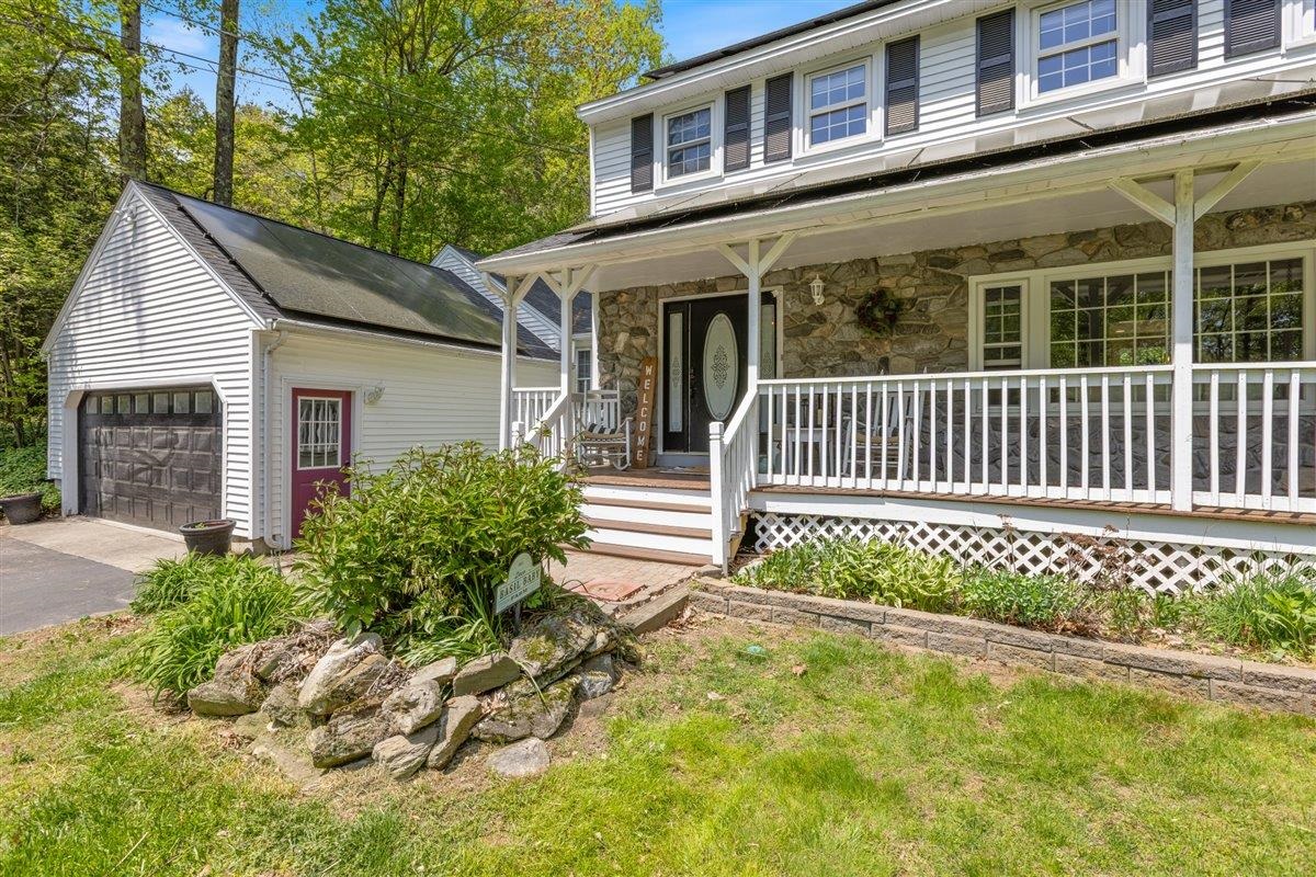 53 Sullivan Road Hudson, NH 03051 - Photo 4 of 42