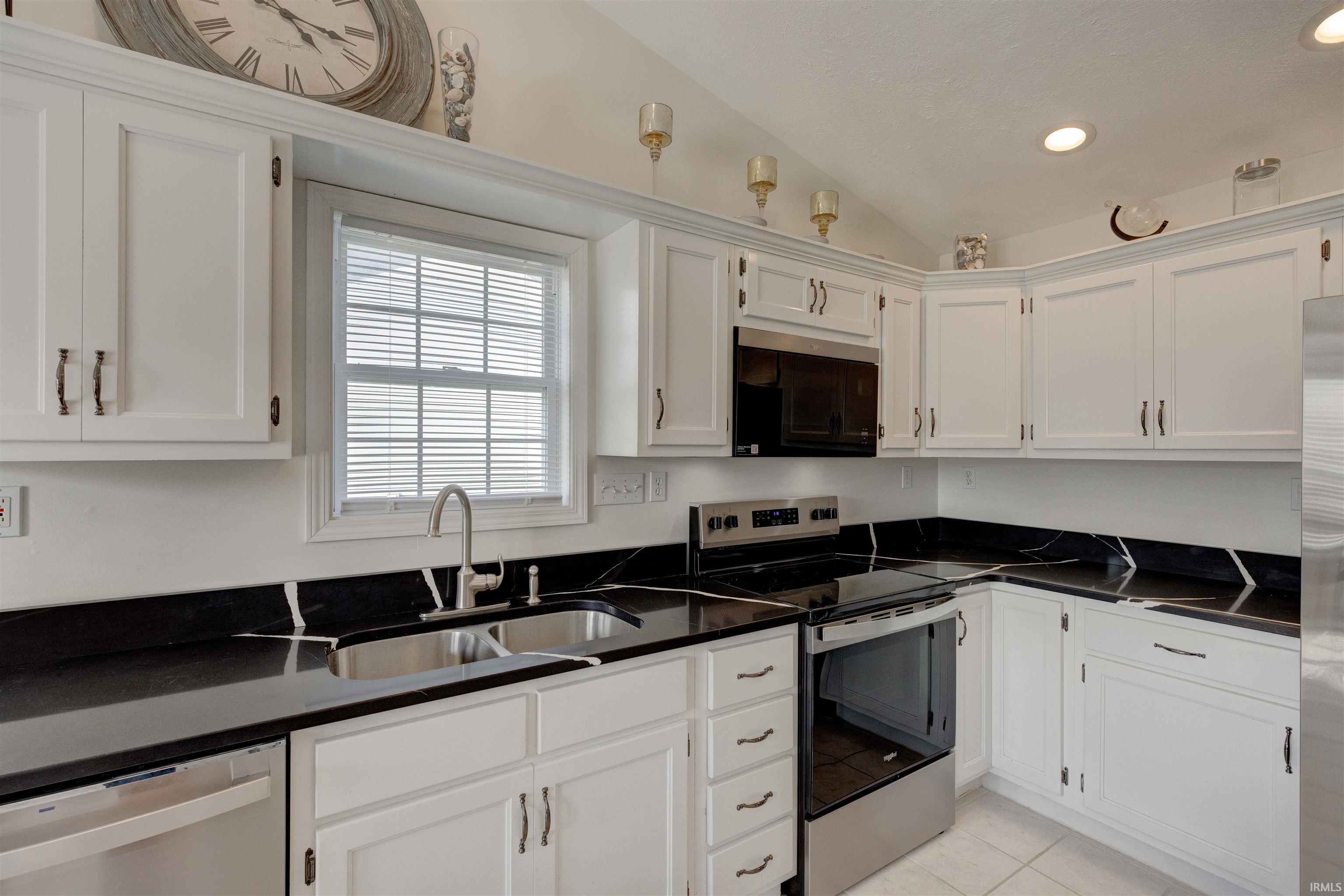 4155 Country Ridge Drive Newburgh, IN 47630 - Photo 23 of 36