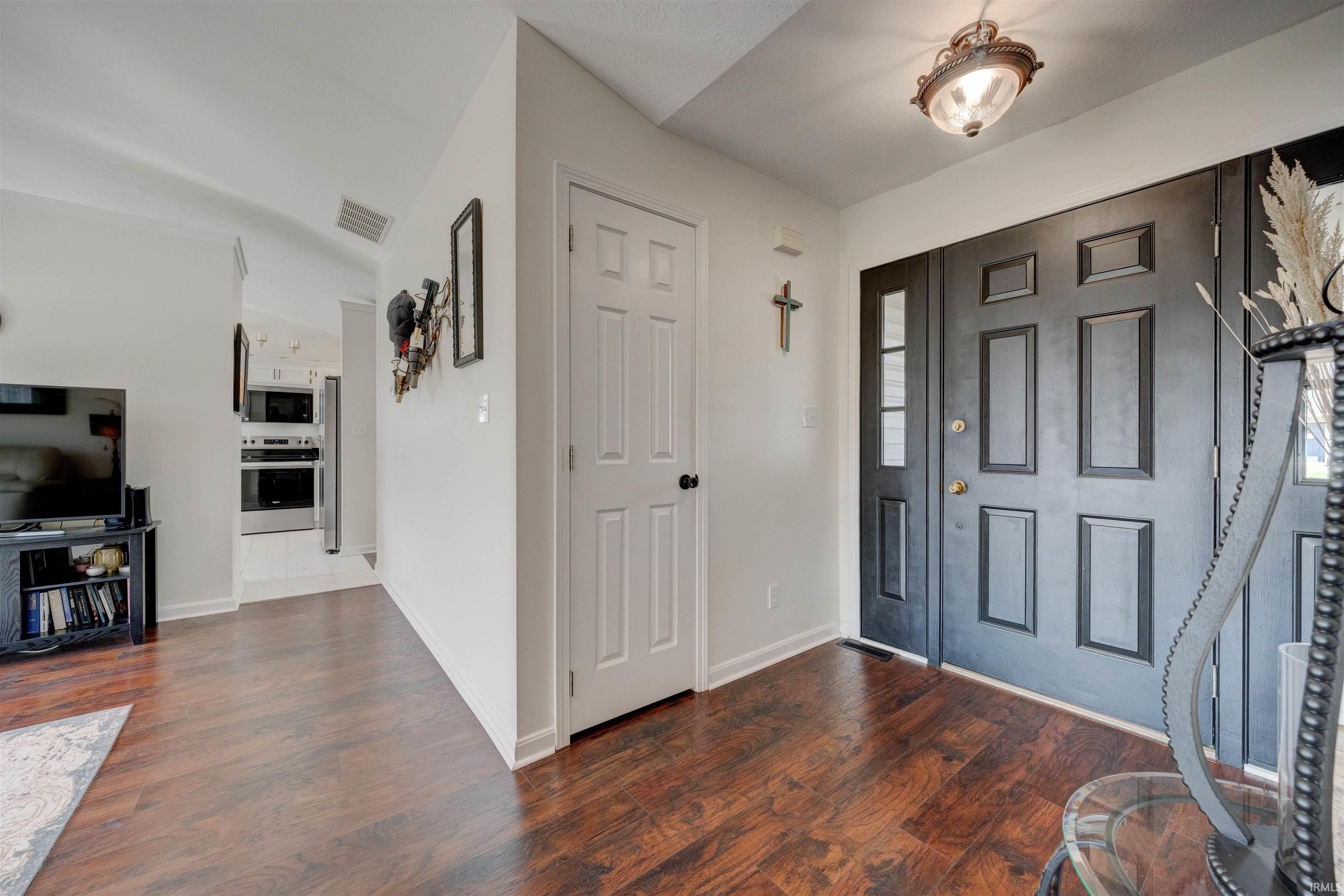 4155 Country Ridge Drive Newburgh, IN 47630 - Photo 5 of 36