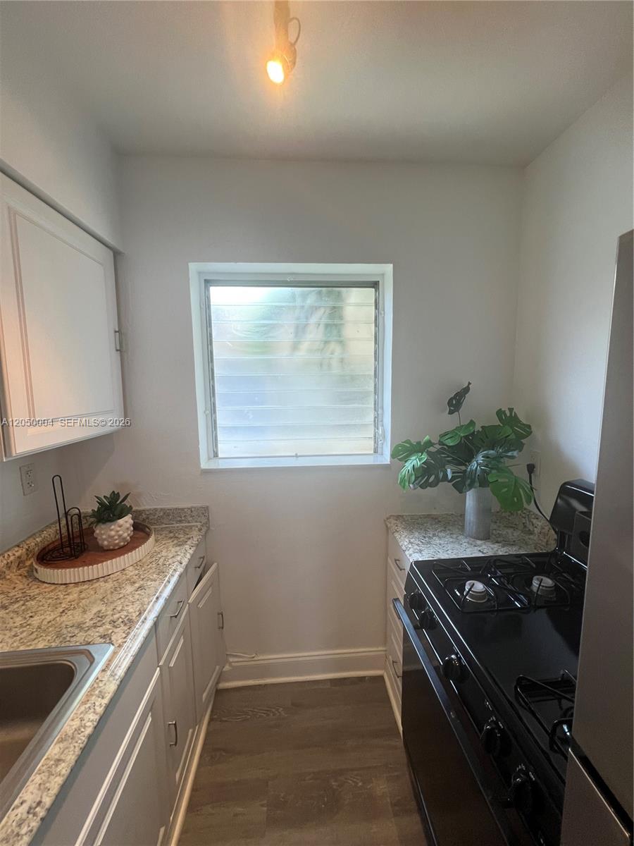 7720 Harding Avenue, Unit 9 Miami Beach, FL 33141 - Photo 10 of 27