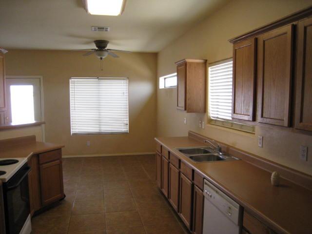13867 South Durango Road Arizona City, AZ 85123 - Photo 12 of 14 dining