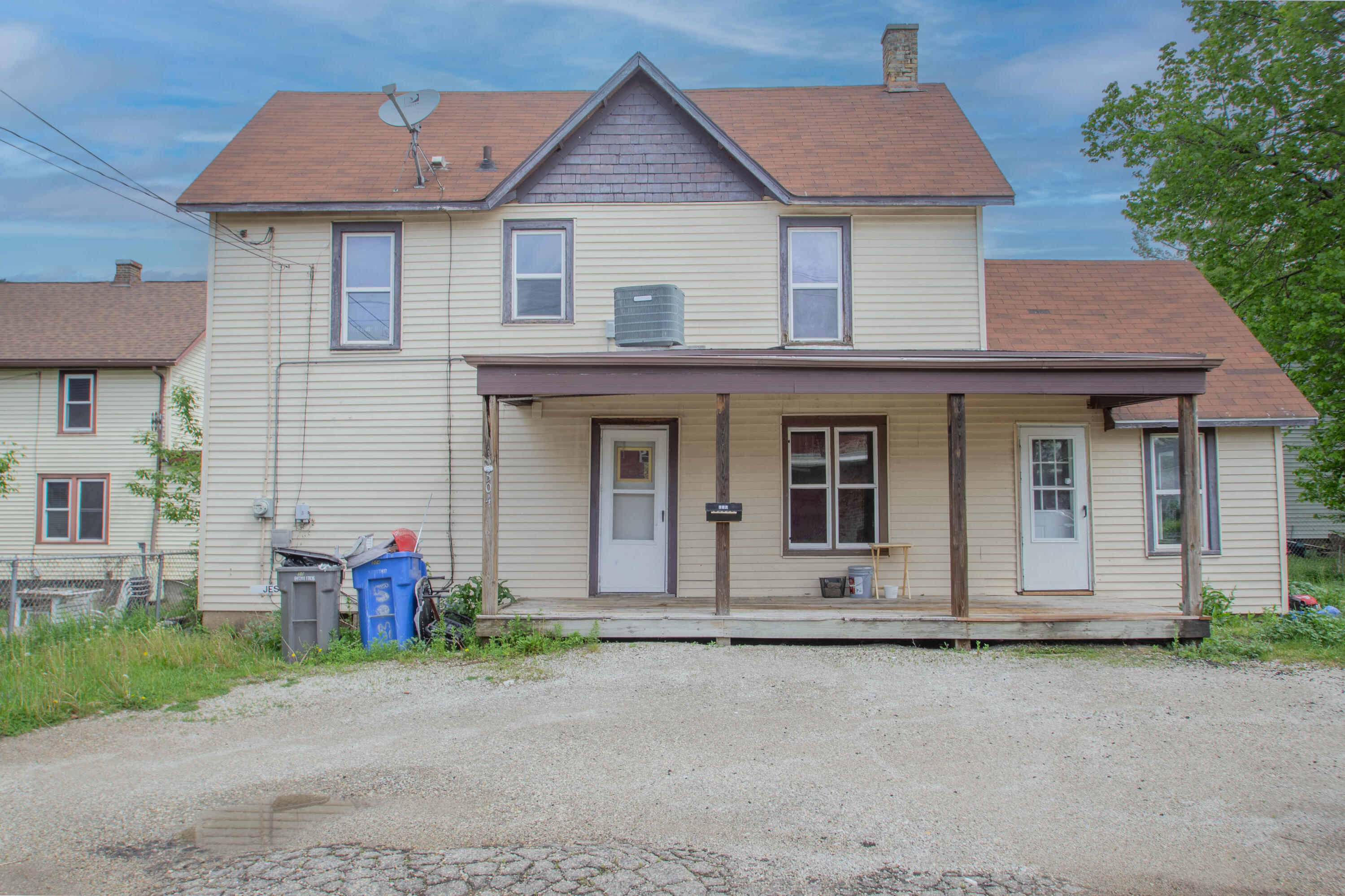 504 East Division Street, Unit 506 Watertown, WI 53098 - Photo 2 of 5 Back House