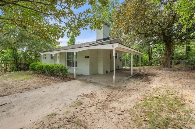 $1,700 | 1319 East 69th Street, Savannah, GA 31404