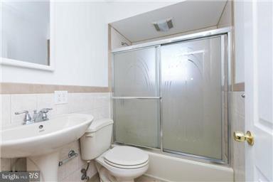 1970 Haselmere Road Baltimore, MD 21222 - Photo 6 of 14 Bath (Master)